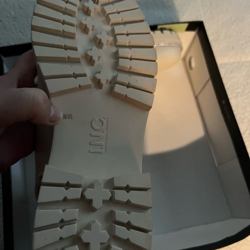 INC Boot - Picture 2 of 3
